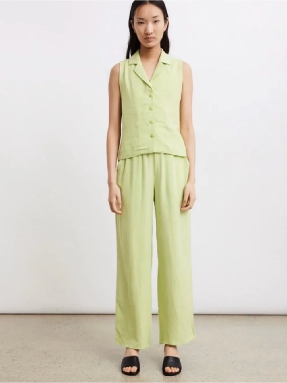 Lisa Says Gah Meryl like green Set Sleeveless vest and pants